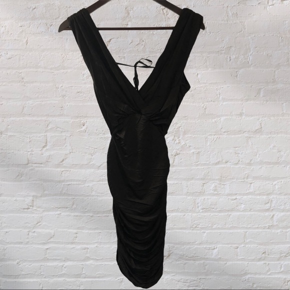 🍁Fall Sale🍁 Bebe Black Backless bodycon Dress - Picture 3 of 6